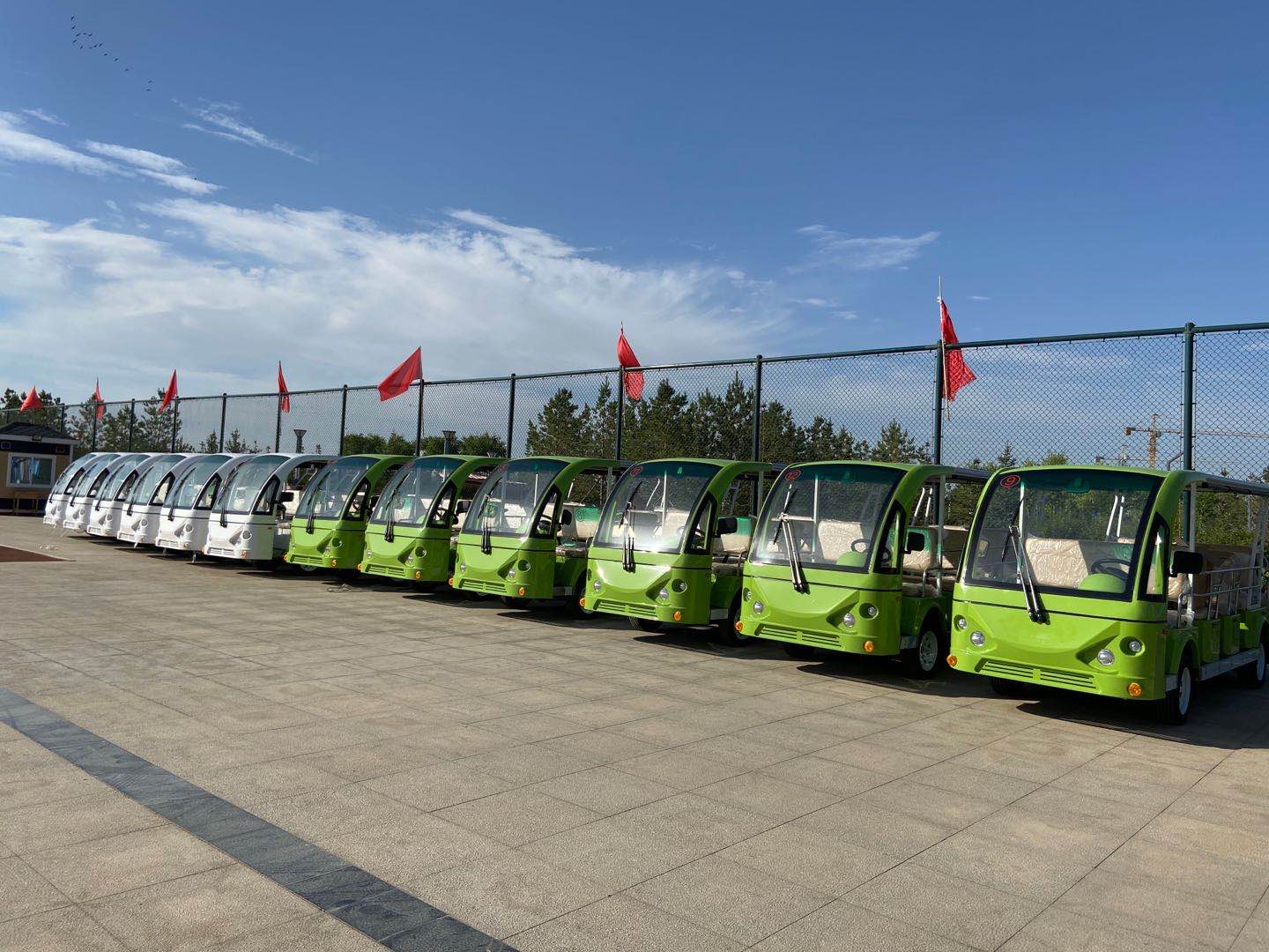 民勤县文化旅游交通白色绿色14座观光车